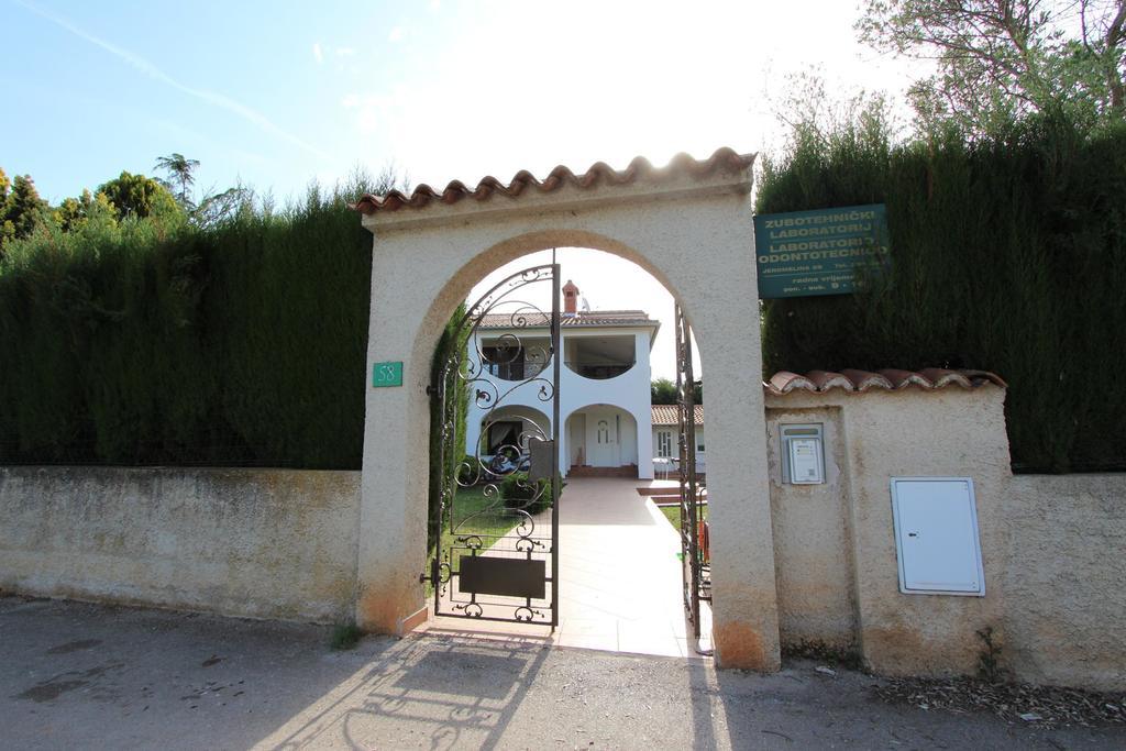 Apartment Villa Nera Póla Kültér fotó